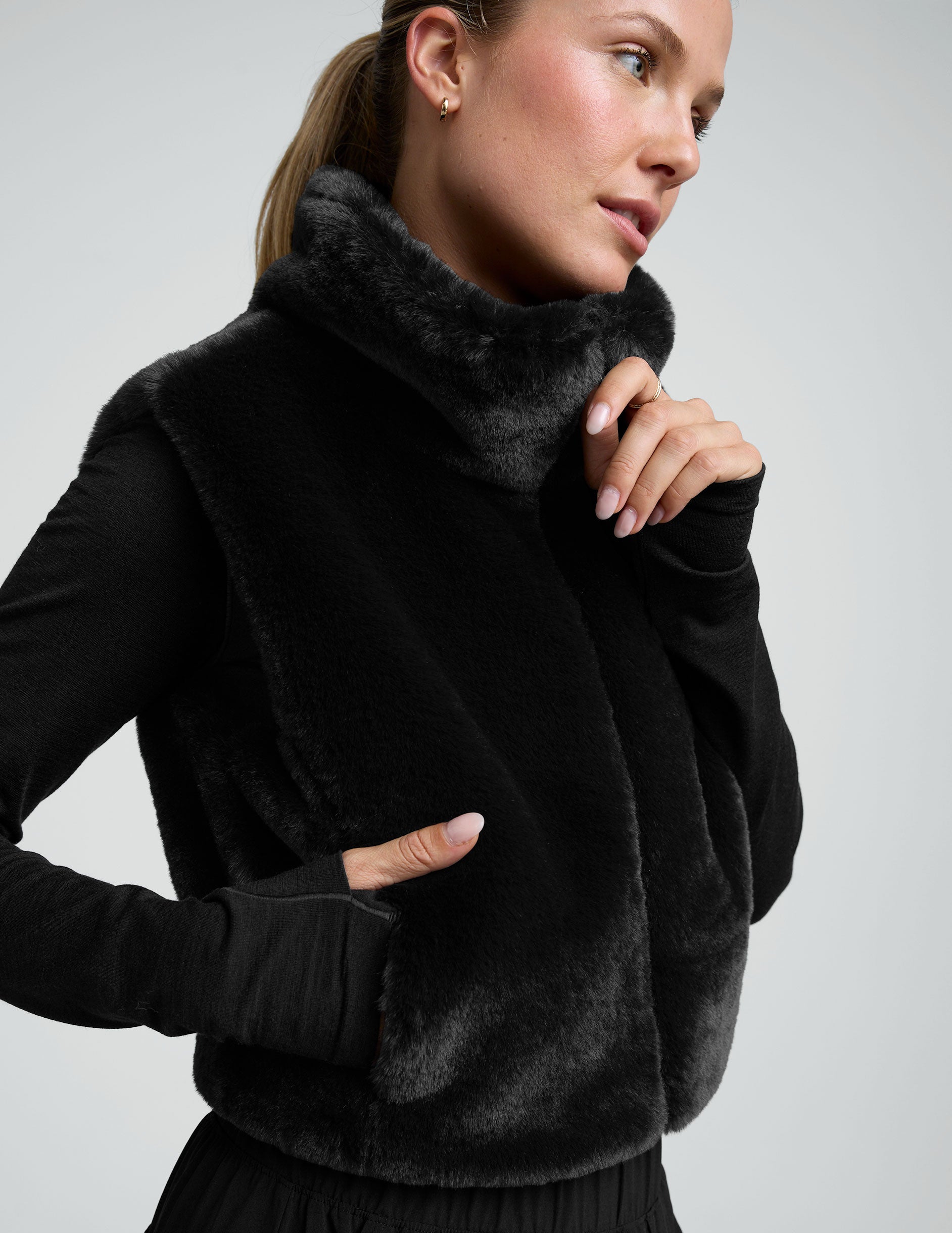 On The List Faux Fur Vest - Image 3