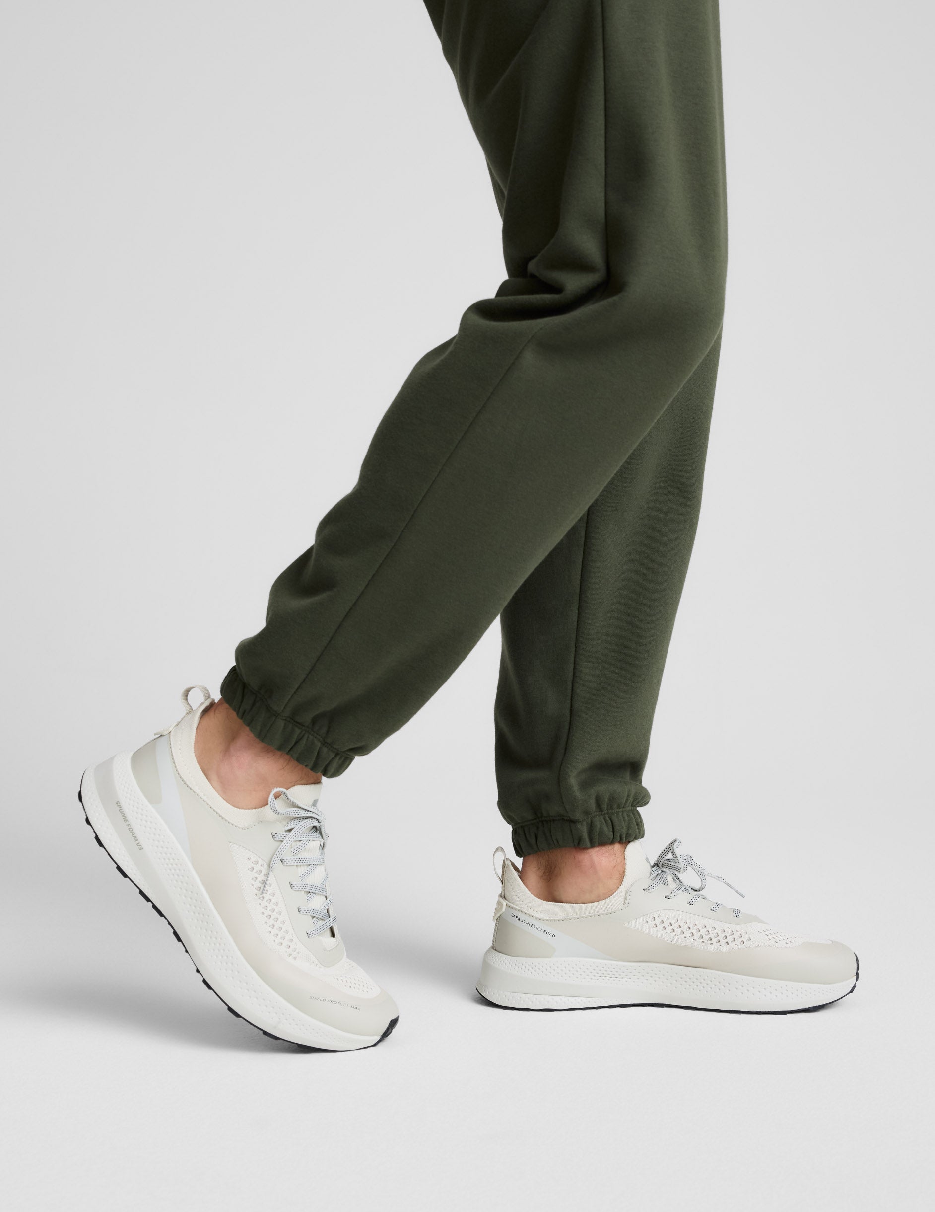 Classic Fleece Men's Jogger - Image 5
