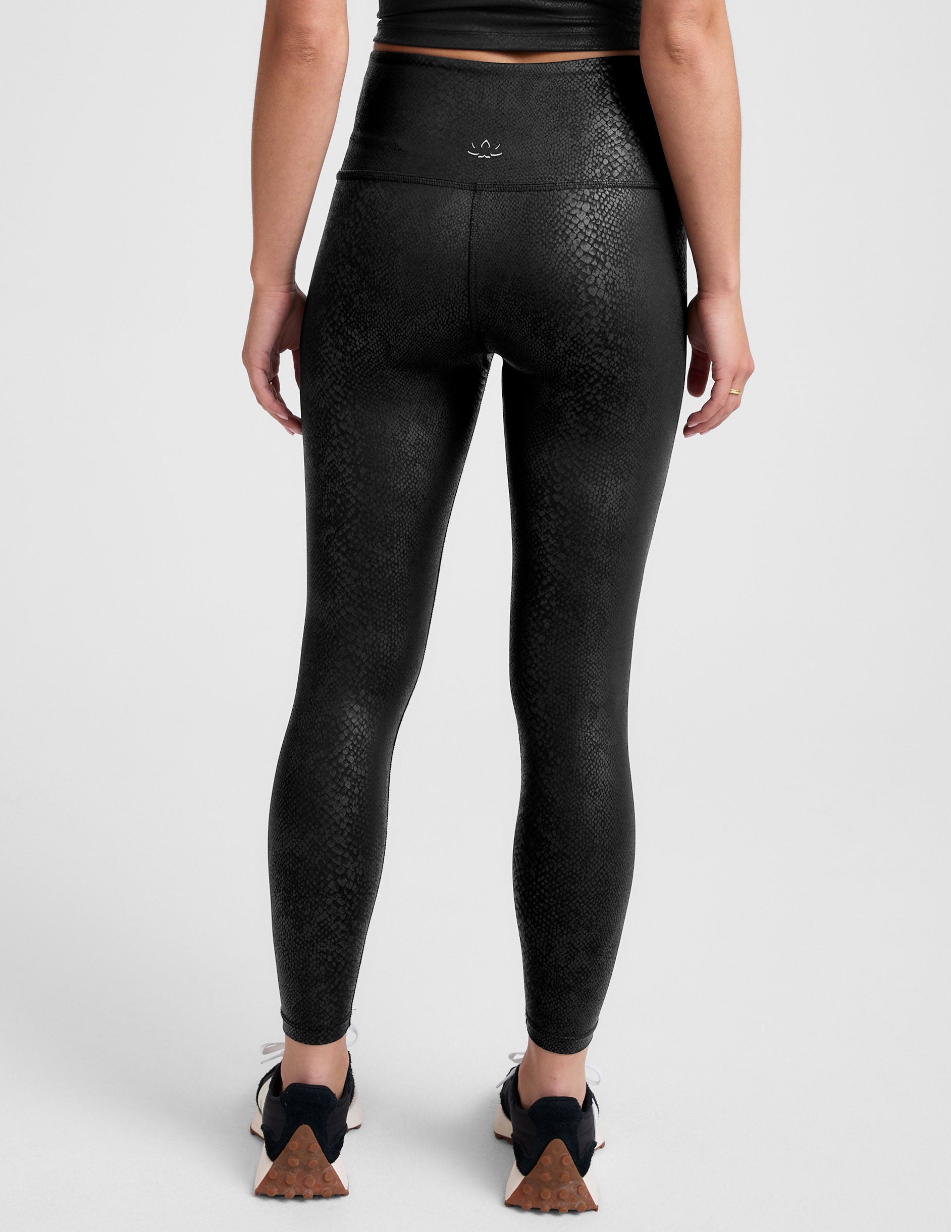 PowerShine Viper High Waisted Midi Legging - Image 5