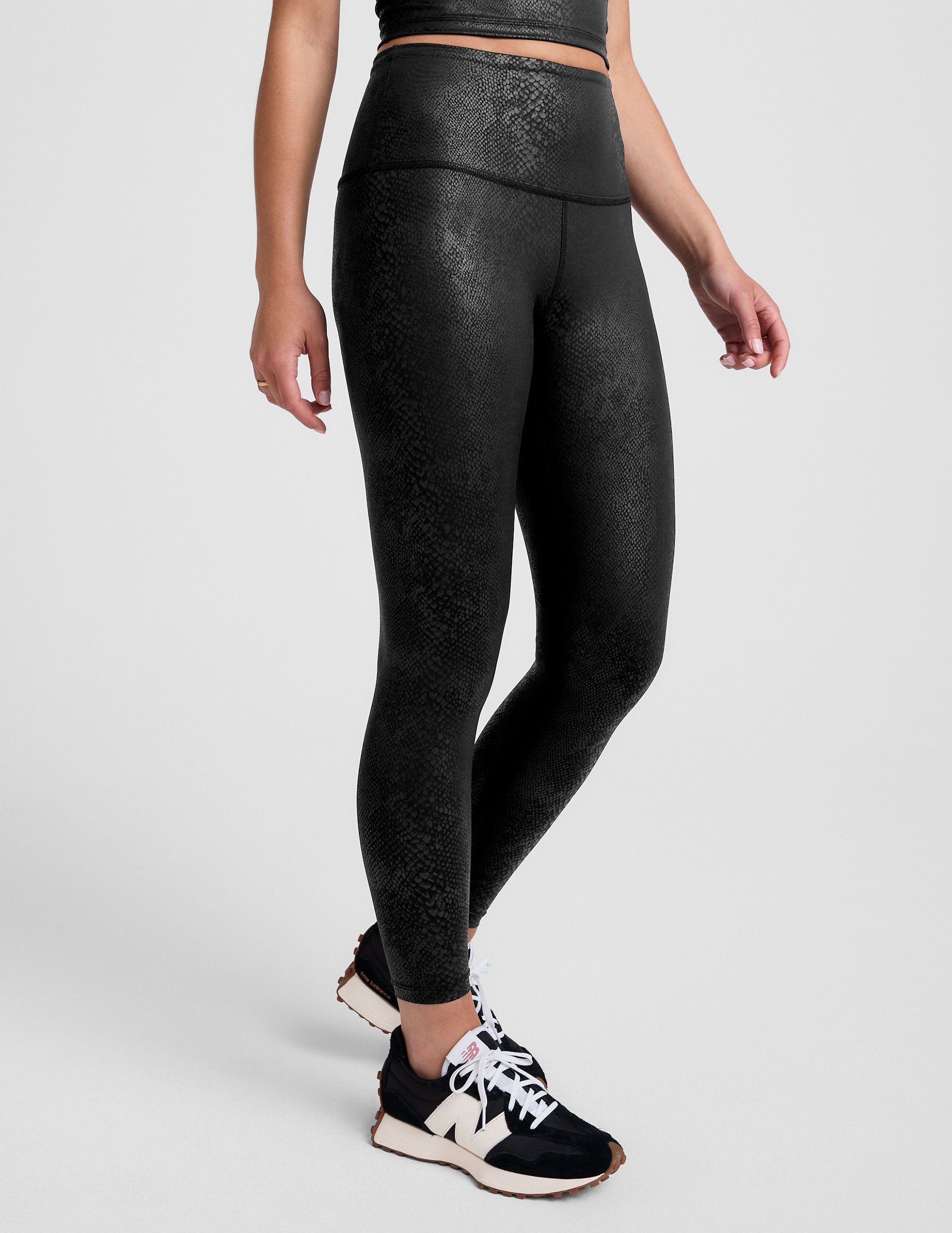 PowerShine Viper High Waisted Midi Legging - Image 4